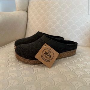 Grey Haflinger grizzly slipper clogs - wool